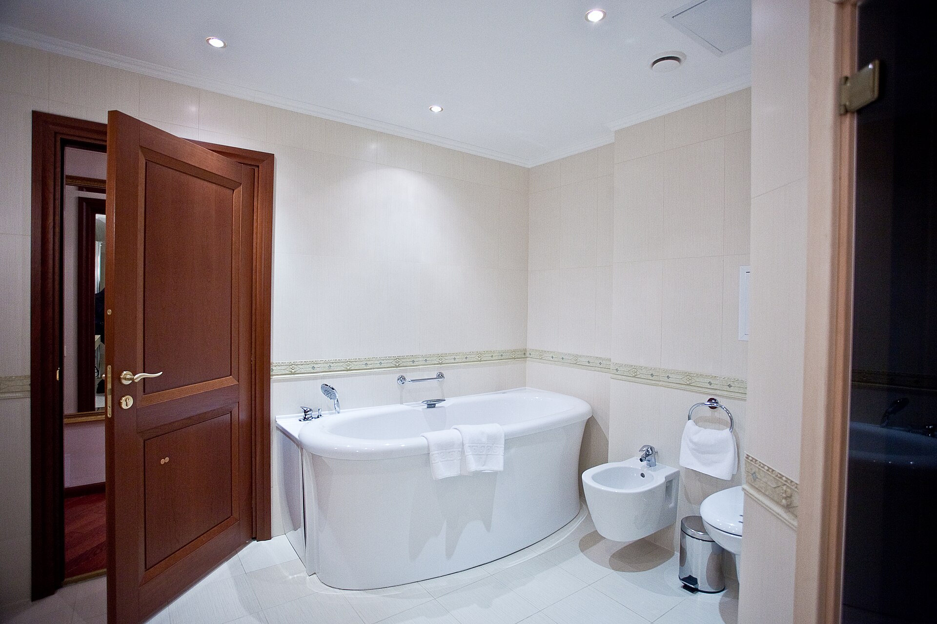 accessible hotel bathroom modern