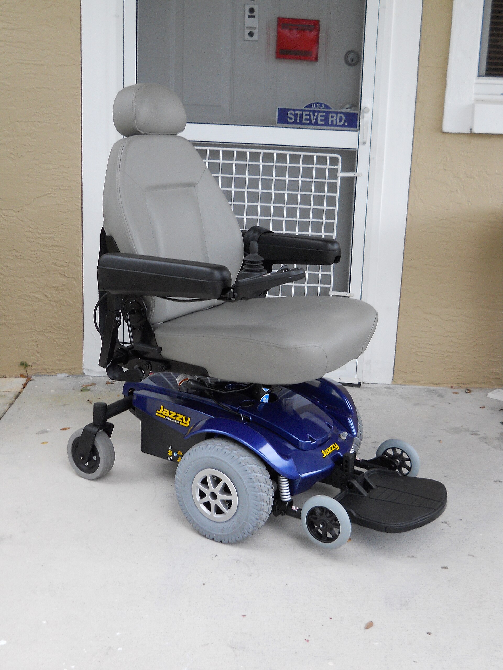 power wheelchair charger plug