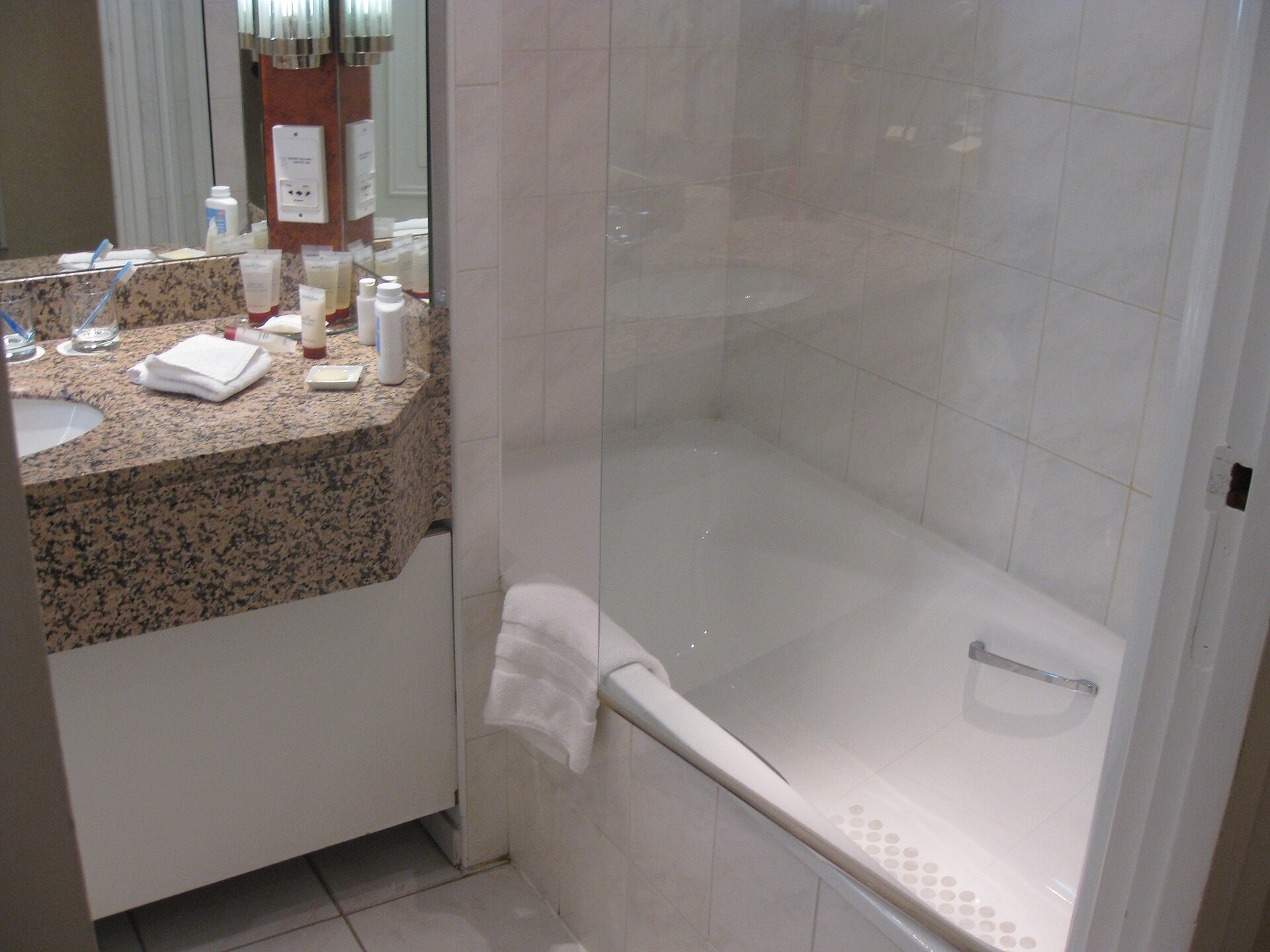 accessible hotel bathroom grab bars